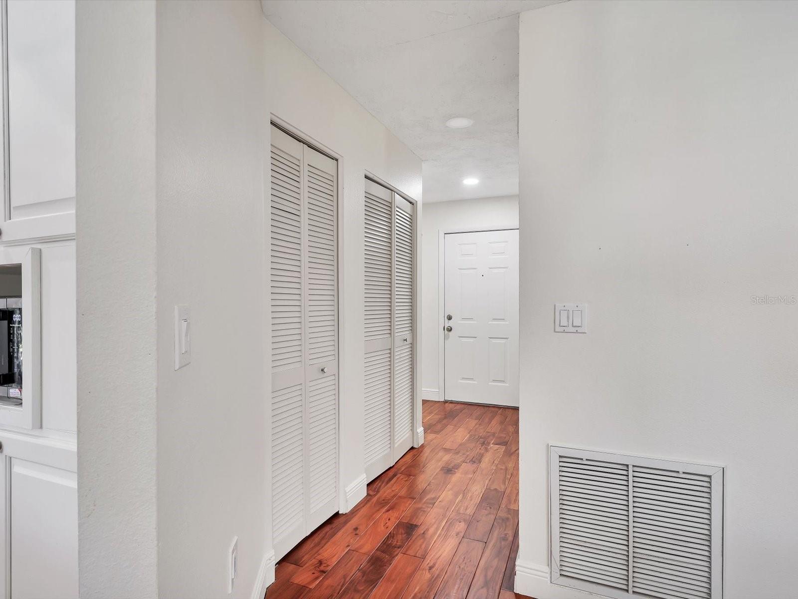 3927 Desoto Rd, Sarasota, FL 34235 — photo 14 of 67