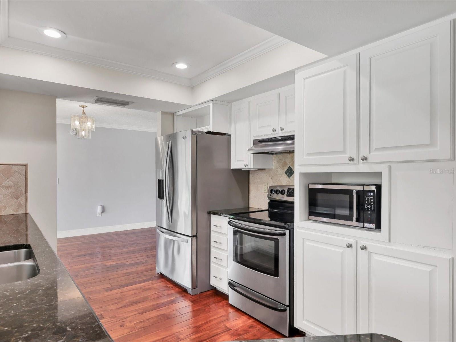 3927 Desoto Rd, Sarasota, FL 34235 — photo 23 of 67