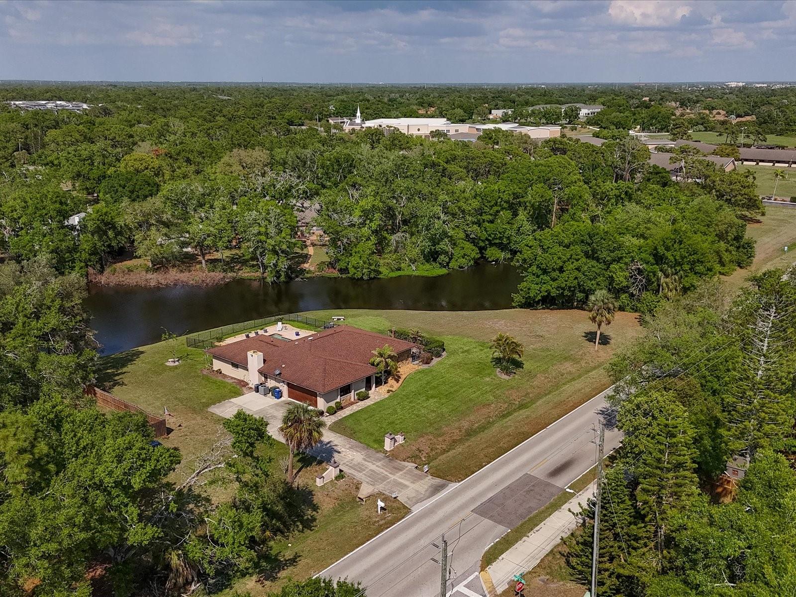 3927 Desoto Rd, Sarasota, FL 34235 — photo 5 of 67