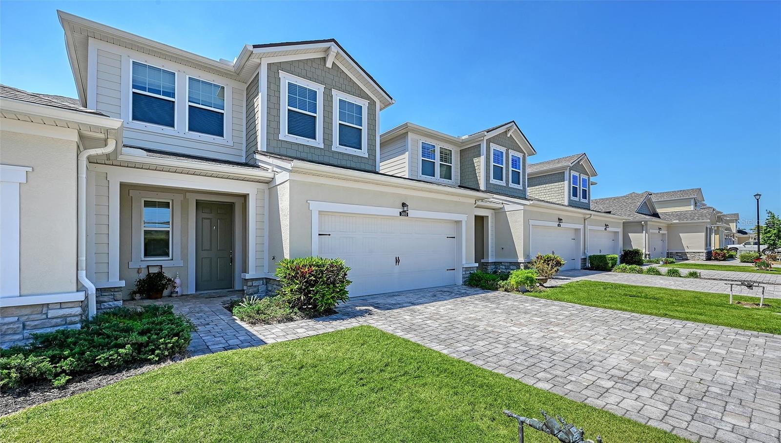 3693 Divot Ln, Sarasota, FL 34232 — photo 2 of 61