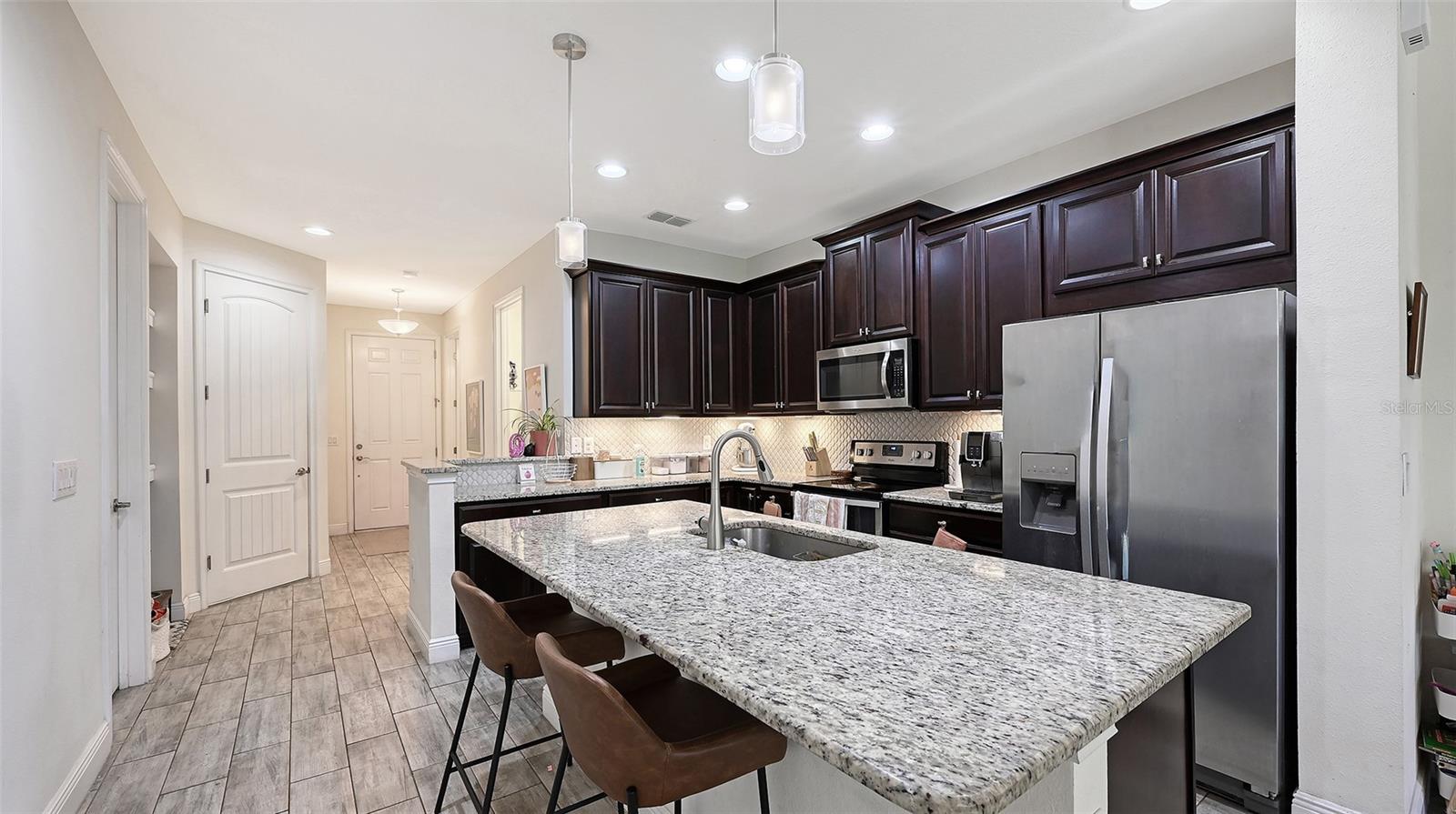3693 Divot Ln, Sarasota, FL 34232 — photo 16 of 61