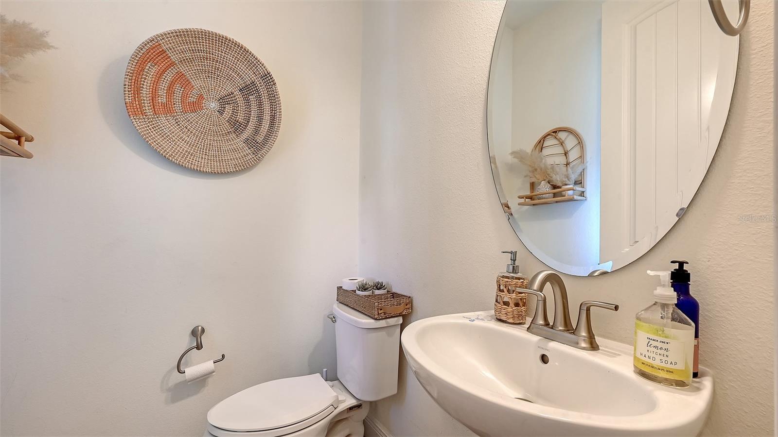 POWDER BATH 1ST FLOOR