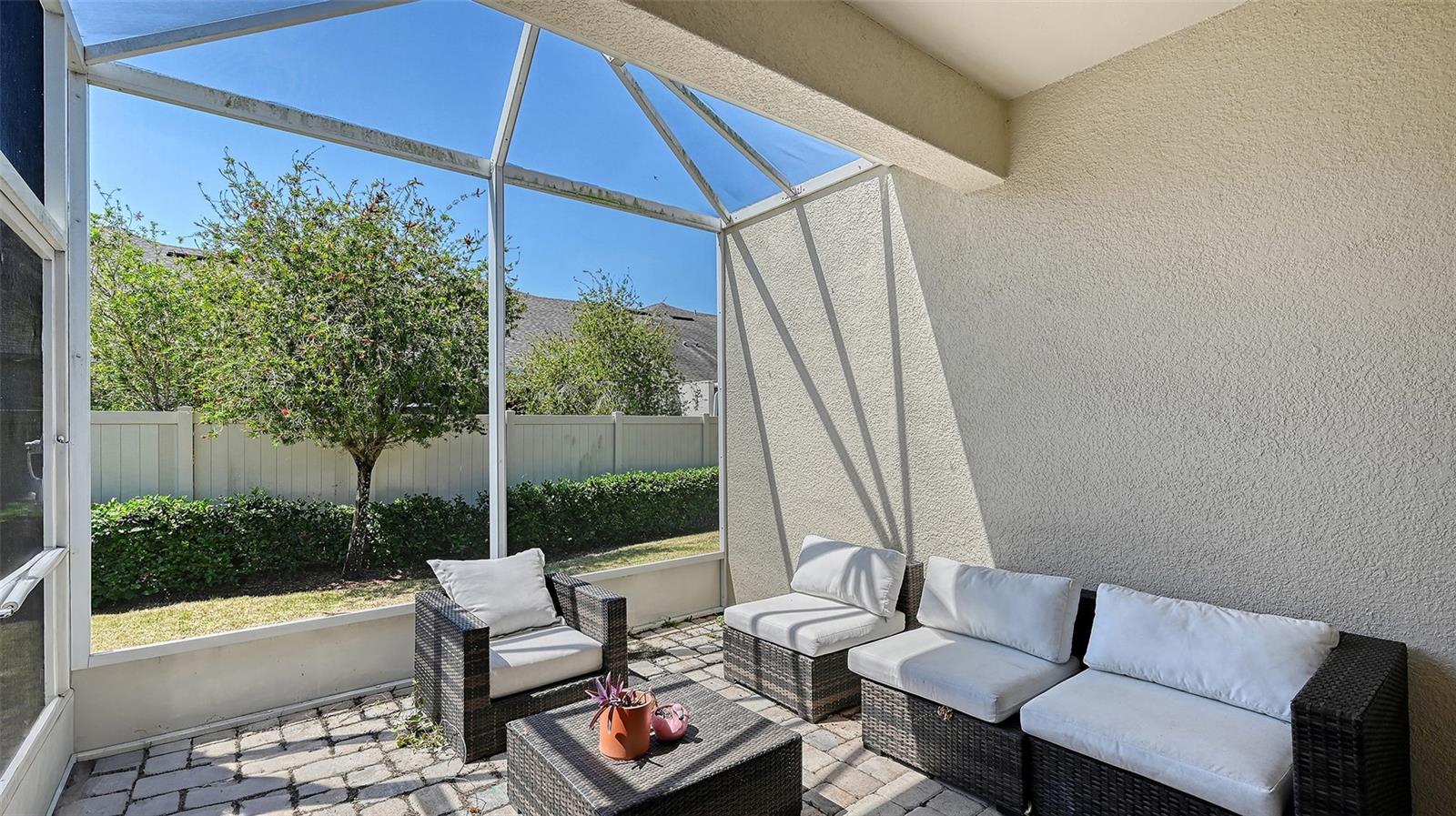 SCREENED LANAI