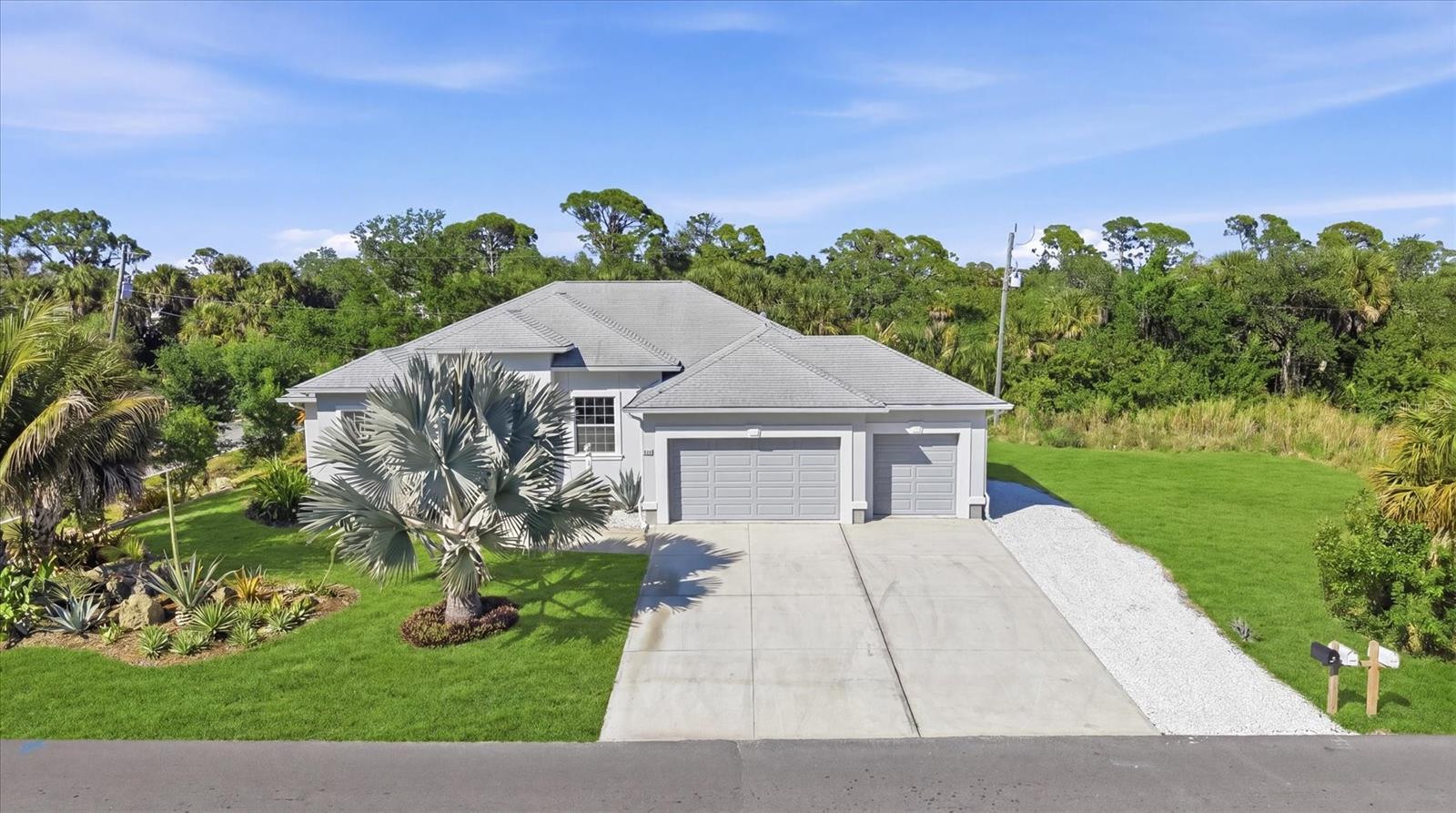 1112 Seneca Rd, Venice, FL 34293 — photo 2 of 50