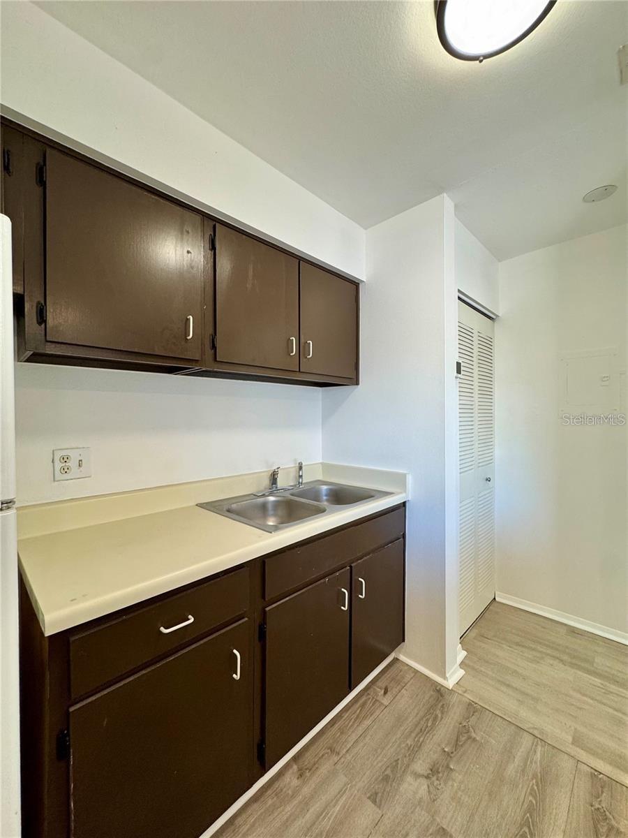 2632 Hidden Lake Dr N #E, Sarasota, FL 34237 — photo 13 of 33
