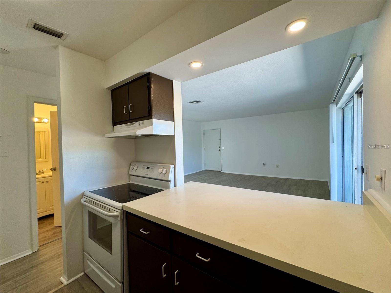 2632 Hidden Lake Dr N #E, Sarasota, FL 34237 — photo 14 of 33