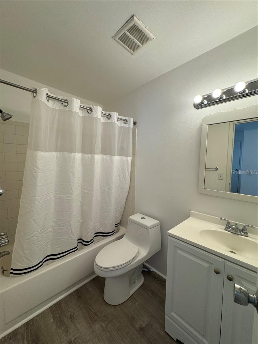 2632 Hidden Lake Dr N #E, Sarasota, FL 34237 — photo 15 of 33