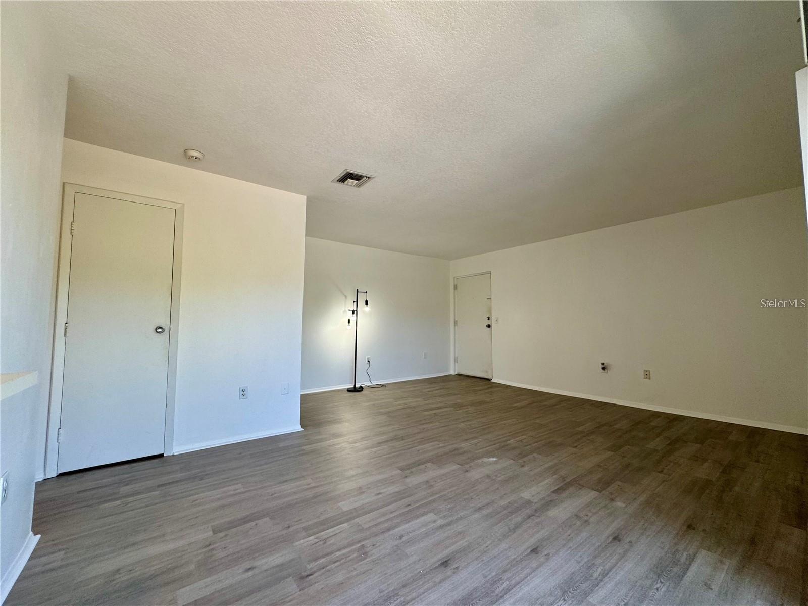 2632 Hidden Lake Dr N #E, Sarasota, FL 34237 — photo 8 of 33