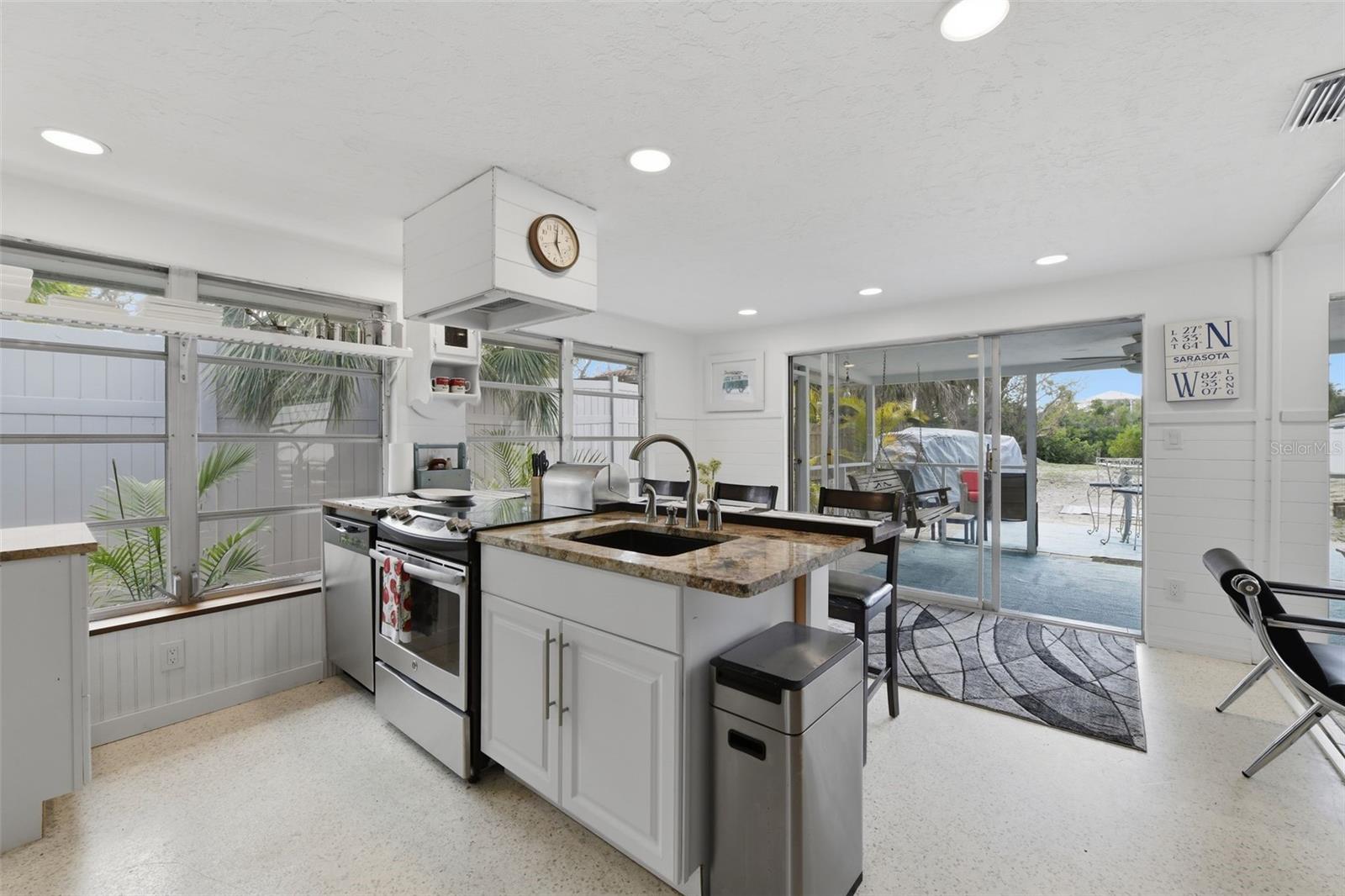 8456 Midnight Pass Rd, Sarasota, FL 34242 — photo 8 of 29