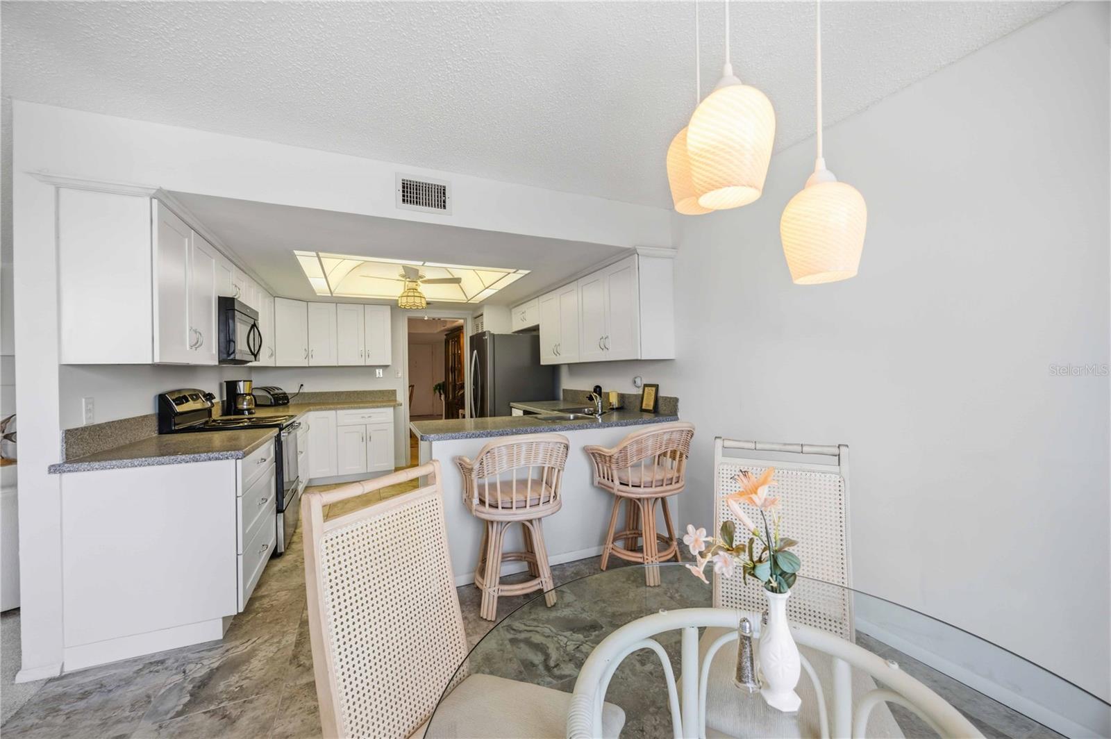 Eat-In Kitchen Nook