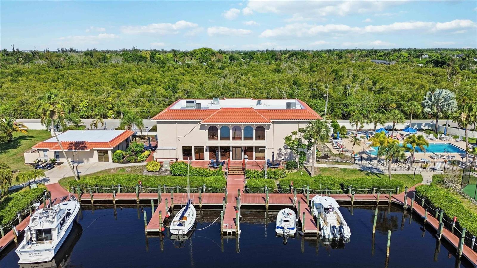 Yacht Club