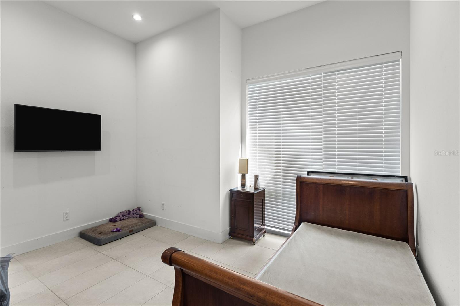 1755 7th St, Sarasota, FL 34236 — photo 10 of 70