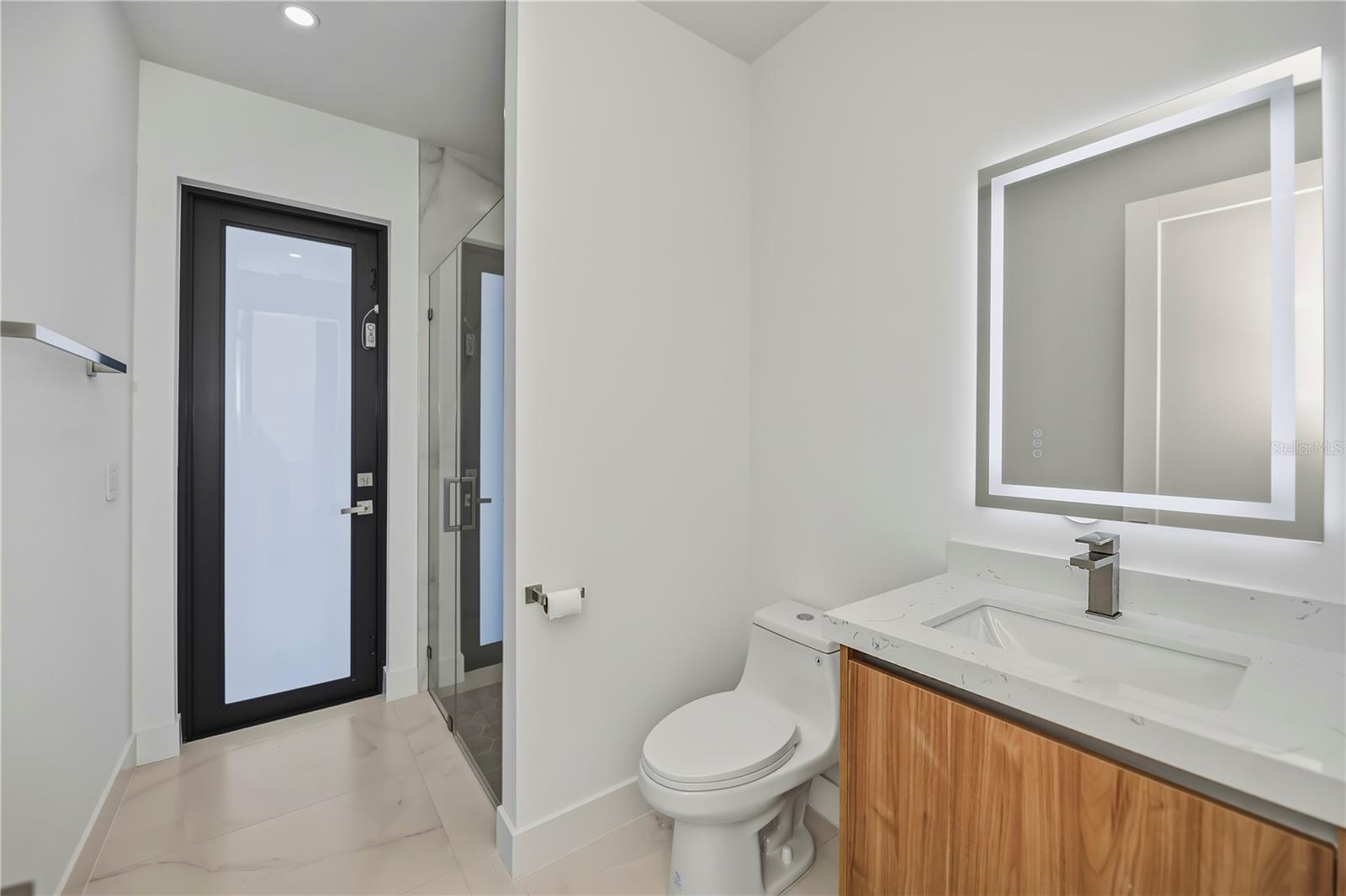 Bathroom 3 w/ Pool Access