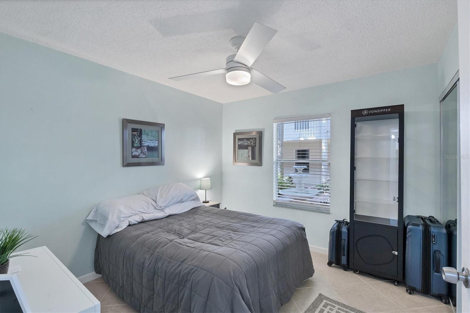 2nd bedroom