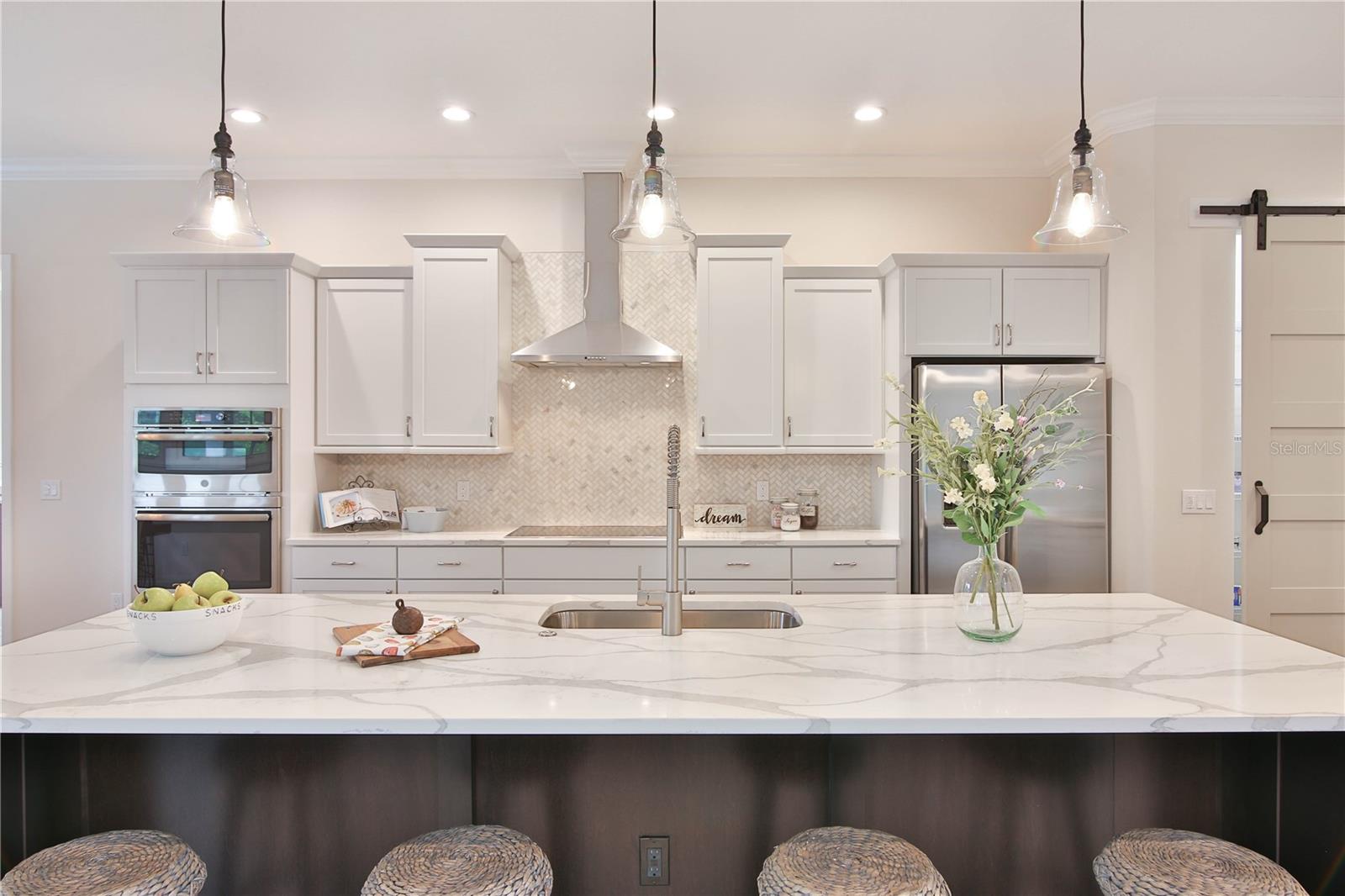 2424 Ashton Rd, Sarasota, FL 34231 — photo 8 of 53