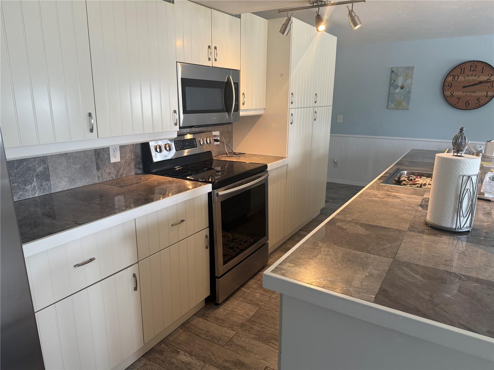 6190 Daffodil Rd, Venice, FL 34293 — photo 4 of 22