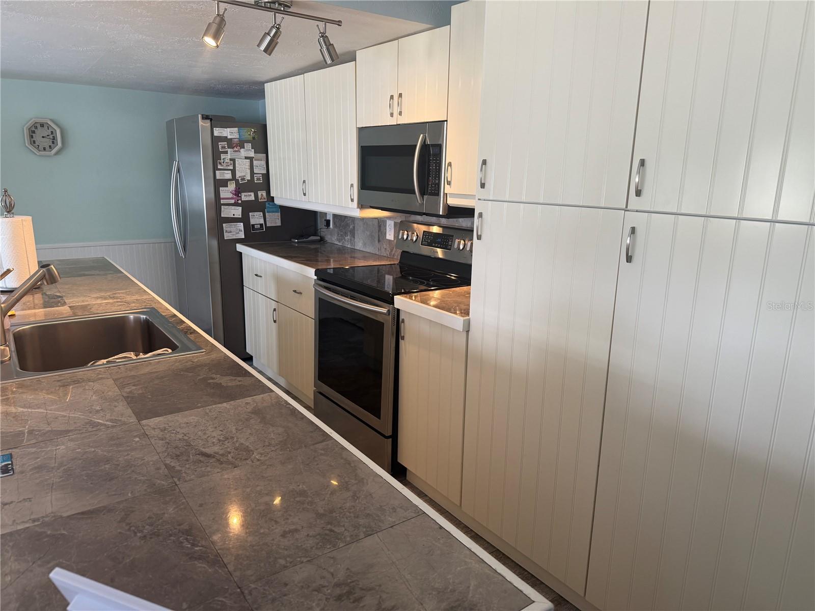 6190 Daffodil Rd, Venice, FL 34293 — photo 5 of 22