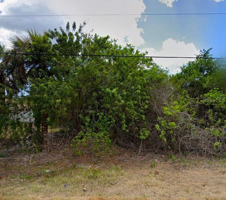 690 Lomond Dr