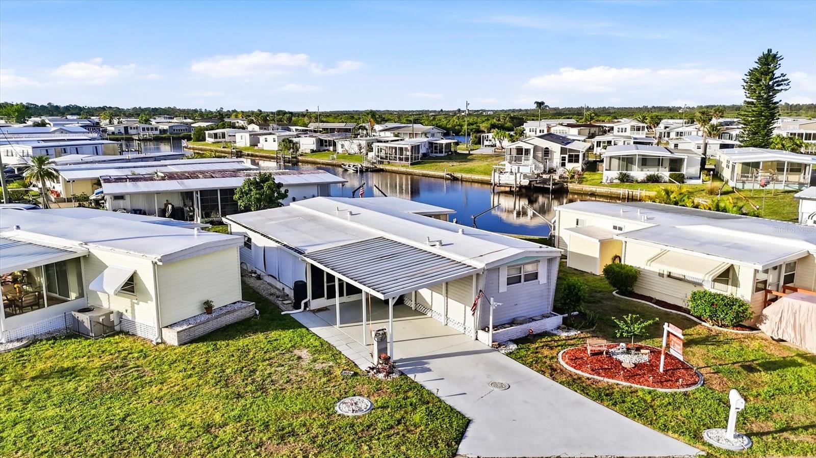 527 Blackburn Blvd, North Port, FL 34287 — photo 5 of 66