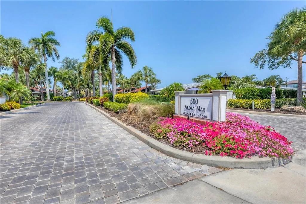 500 Park Blvd S #24, Venice, FL 34285 — photo 3 of 24
