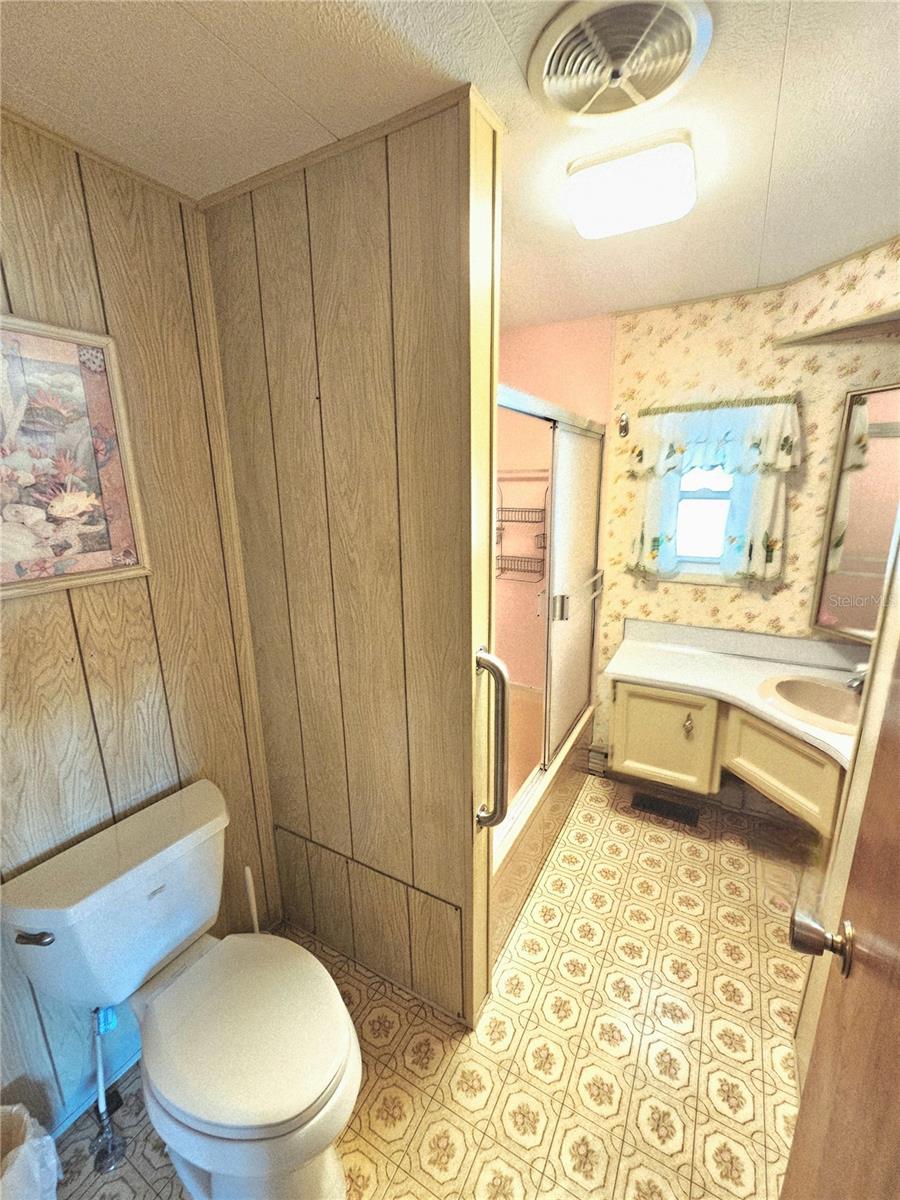 Main bathroom