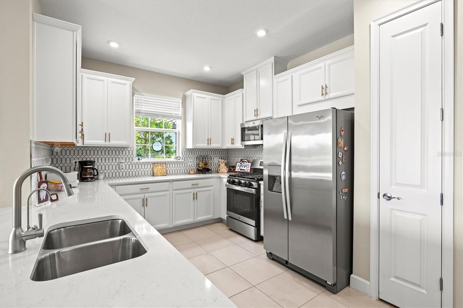 10254 Morning Mist Ln, Sarasota, FL 34241 — photo 7 of 47