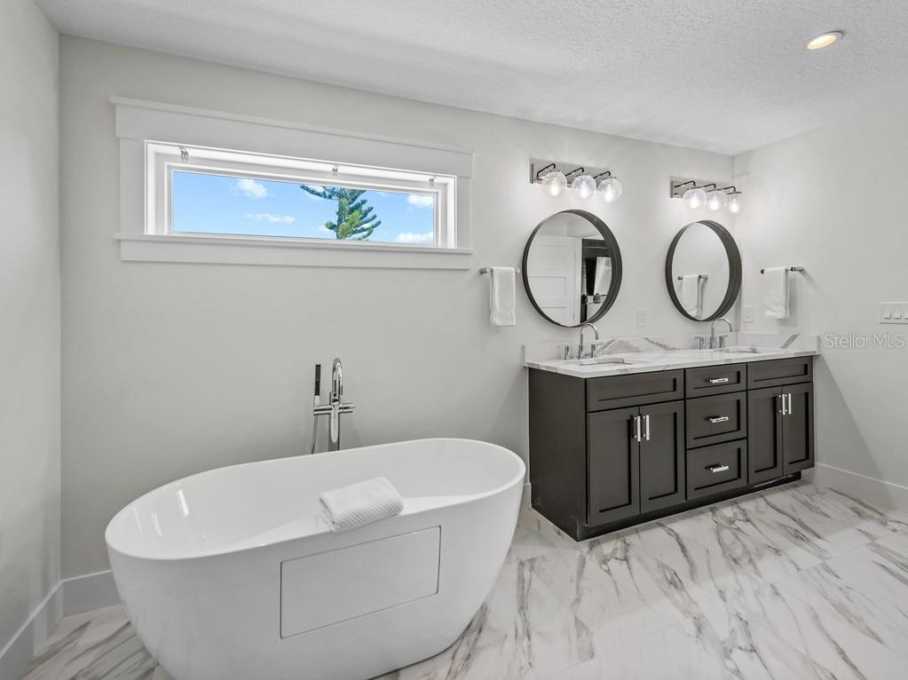 204 Coolidge Dr, Sarasota, FL 34236 — photo 20 of 90