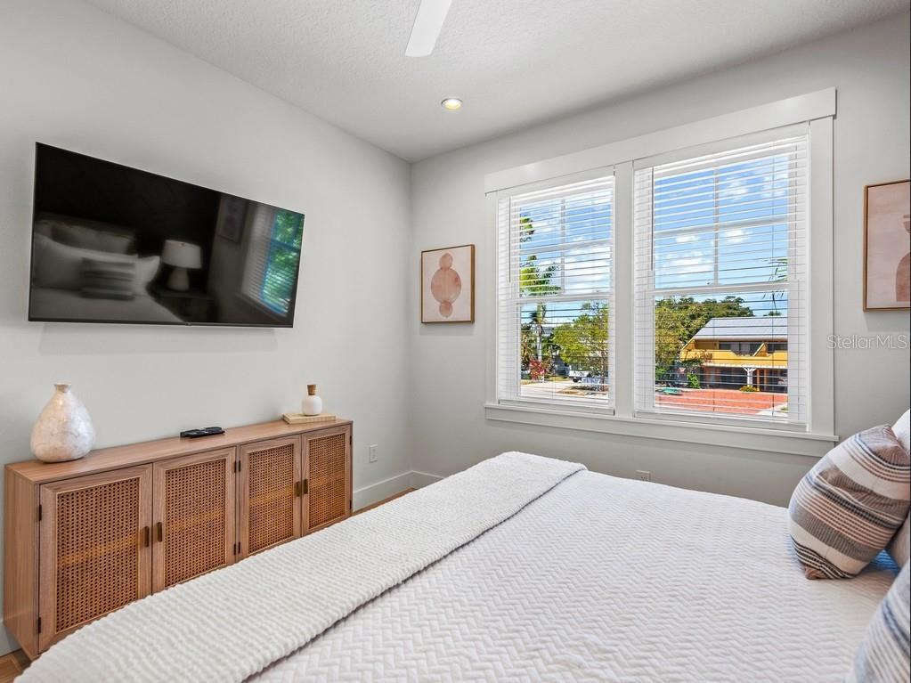 204 Coolidge Dr, Sarasota, FL 34236 — photo 28 of 90