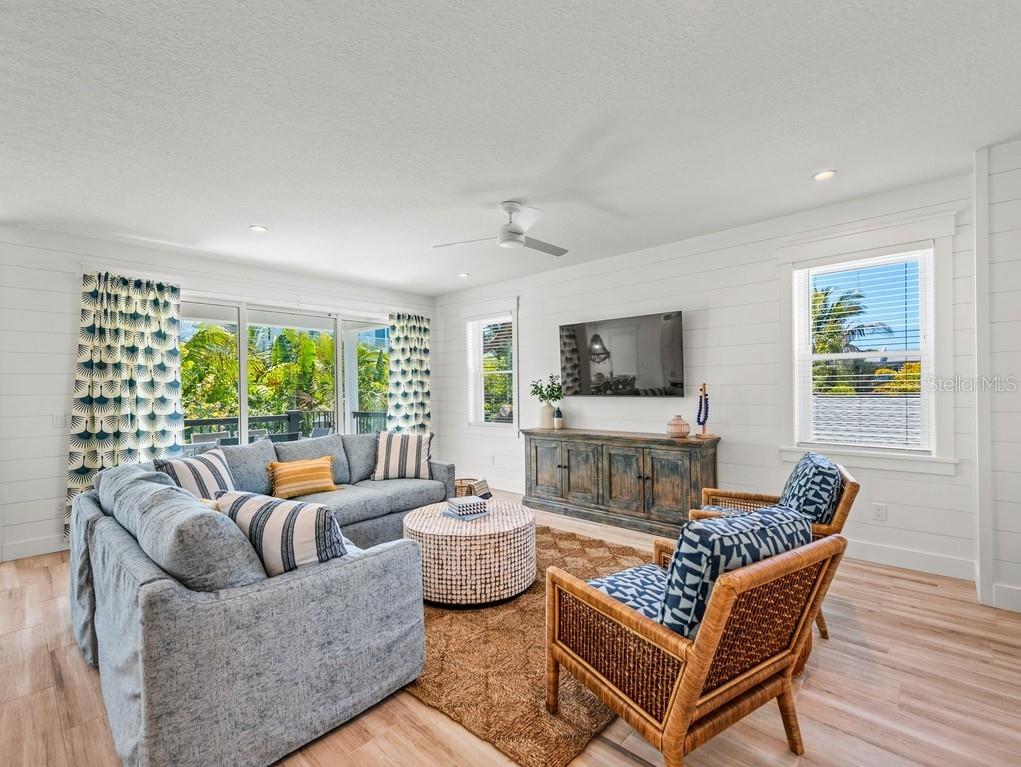 204 Coolidge Dr, Sarasota, FL 34236 — photo 6 of 90