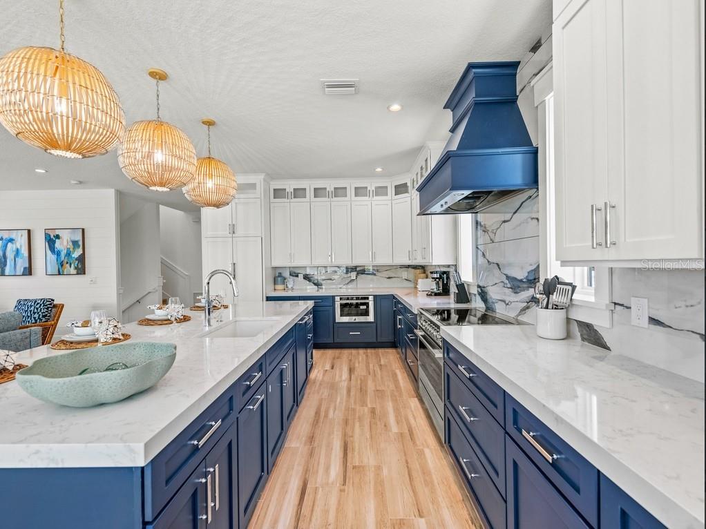 204 Coolidge Dr, Sarasota, FL 34236 — photo 9 of 90