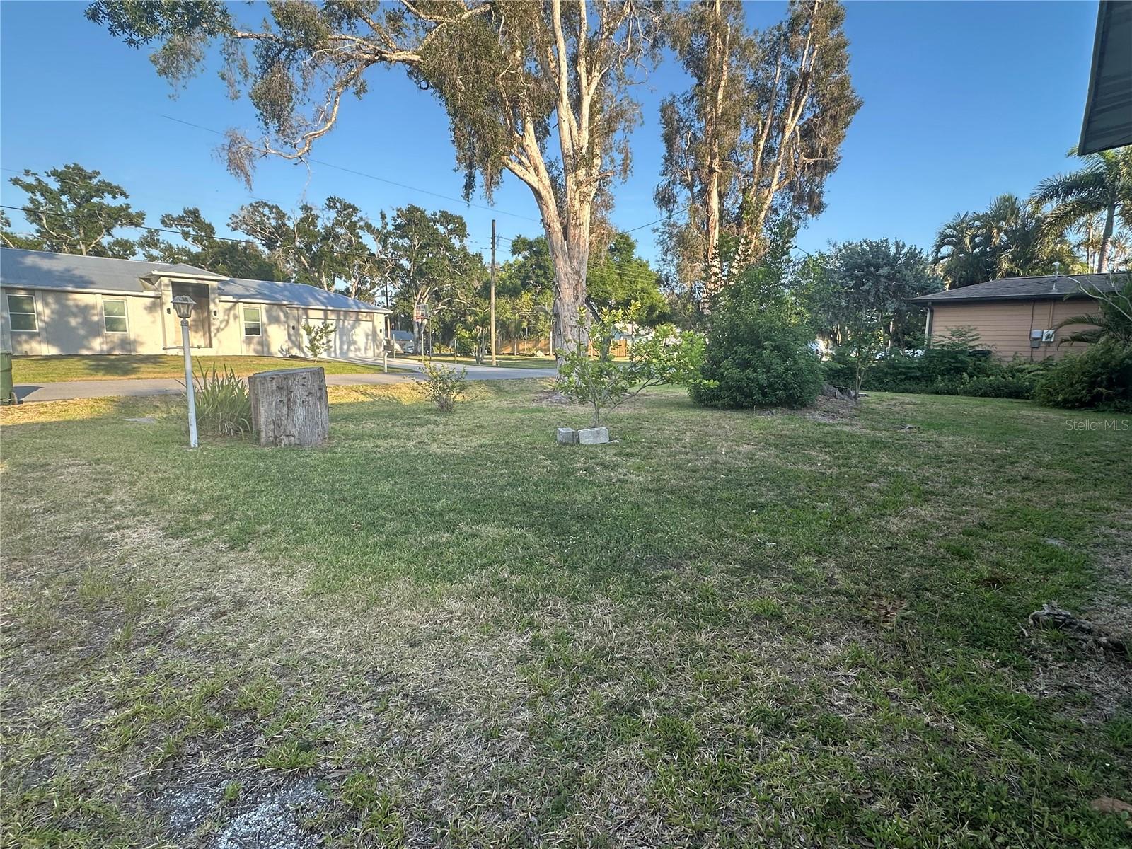 4722 Harris Ave, Sarasota, FL 34233 — photo 15 of 30