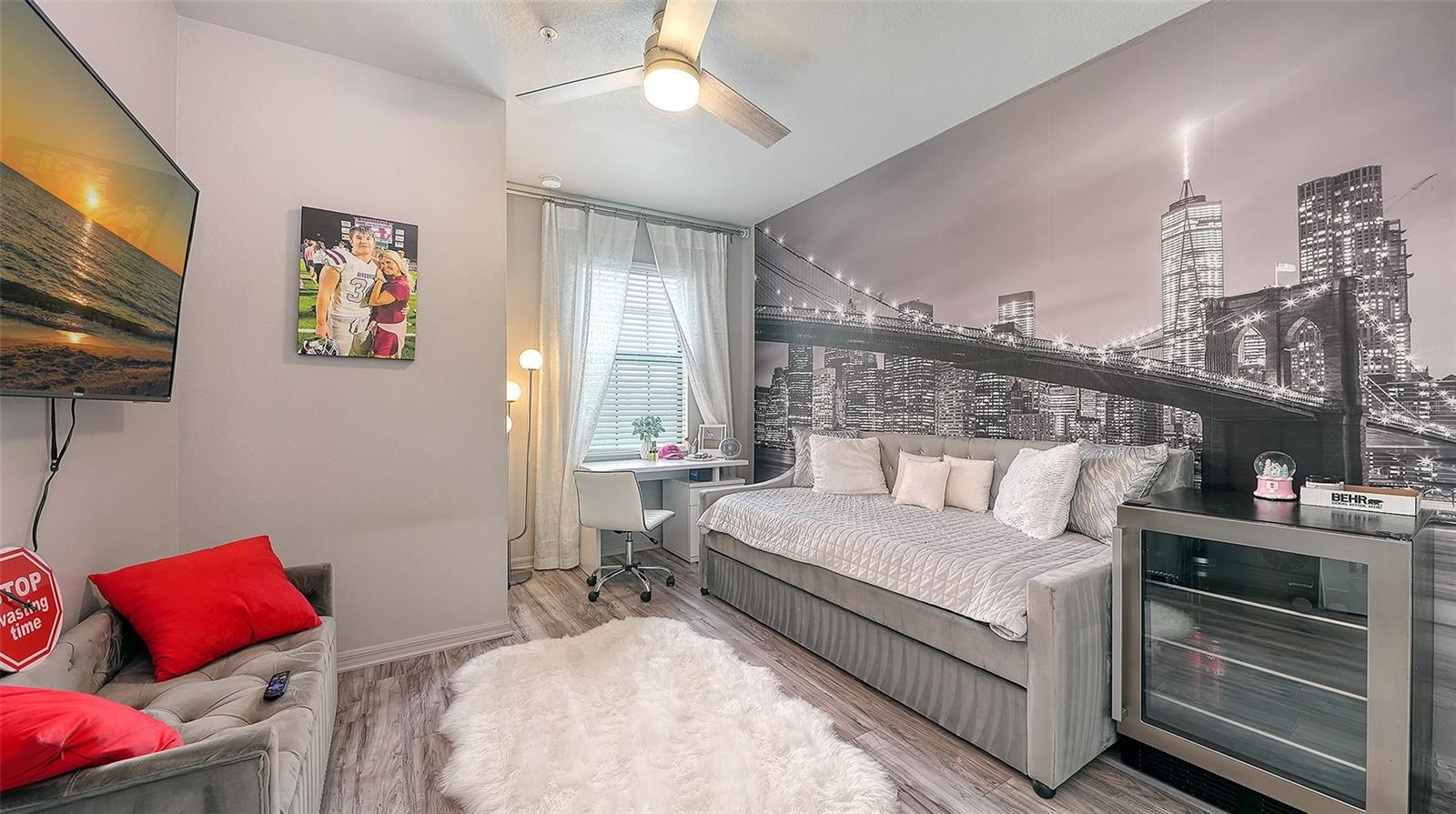 Guest bedroom 2