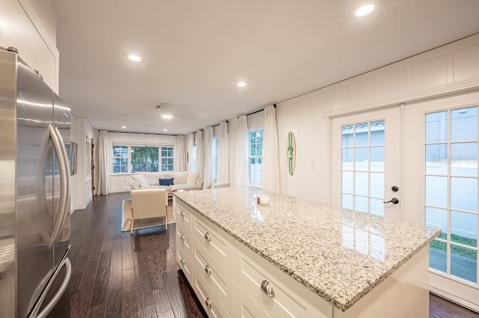 1837 Worrington St, Sarasota, FL 34231 — photo 4 of 25