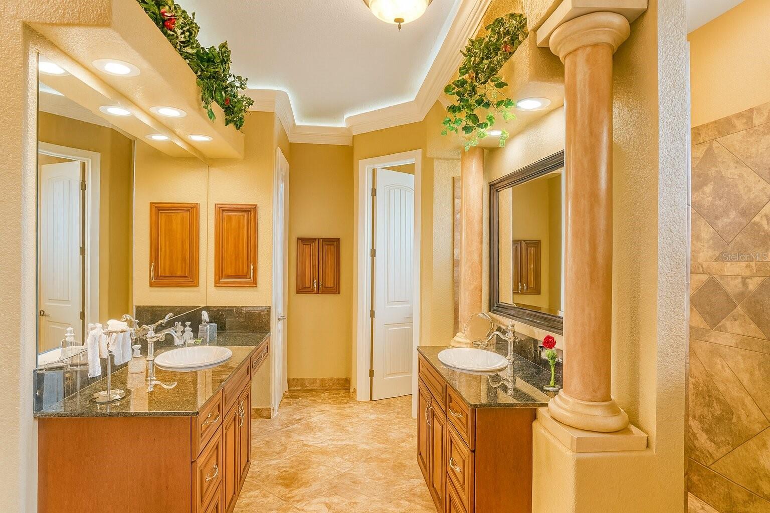 135 Tina Island Dr, Osprey, FL 34229 — photo 13 of 47