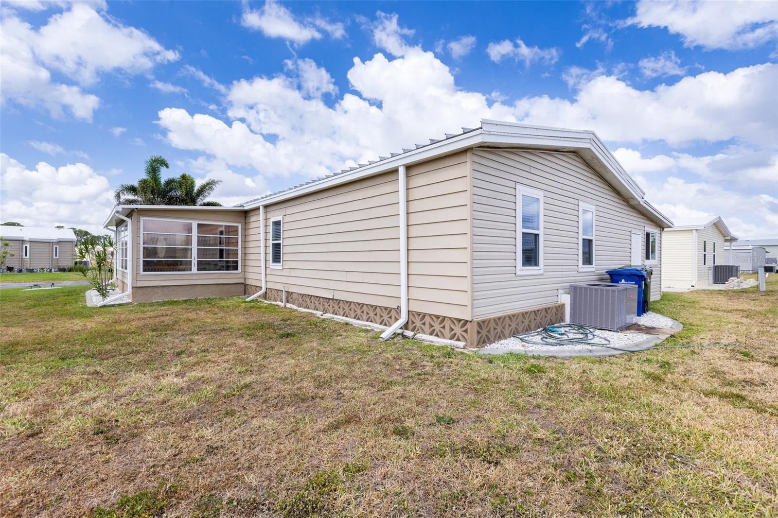 622 la Sala, North Port, FL 34287 — photo 5 of 26