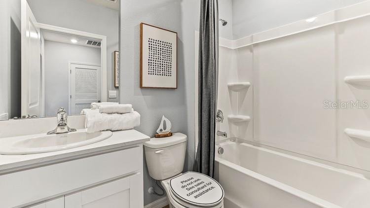 4029 Gold Dust Ln, Sarasota, FL 34243 — photo 13 of 18