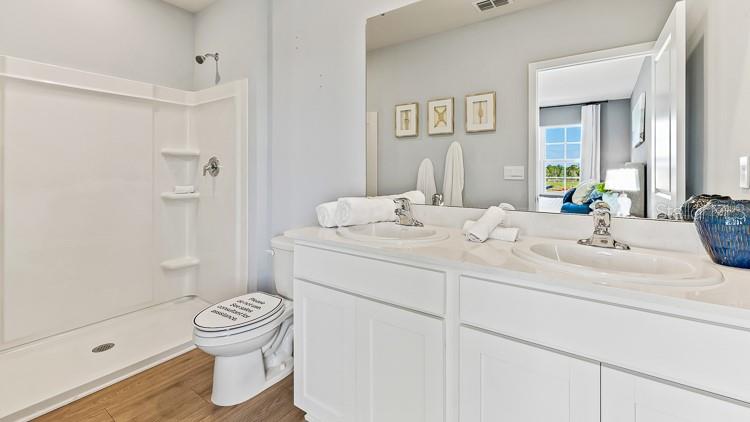 4029 Gold Dust Ln, Sarasota, FL 34243 — photo 10 of 18