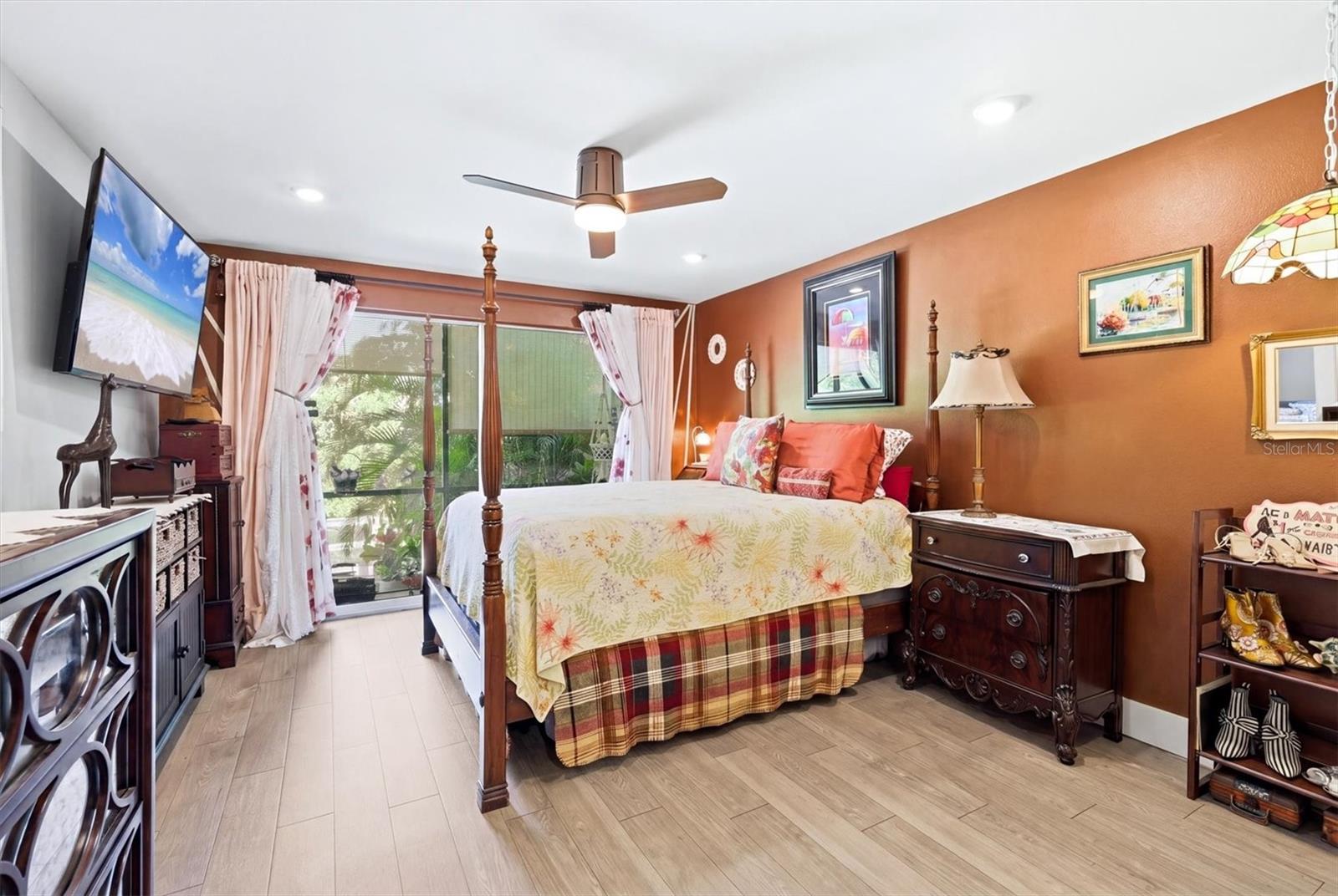 1650 Pine Tree Ln #103, Sarasota, FL 34236 — photo 18 of 43