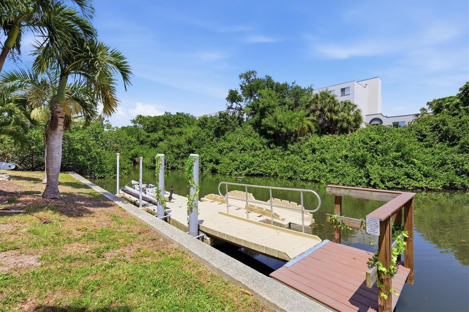 1650 Pine Tree Ln #103, Sarasota, FL 34236 — photo 34 of 43
