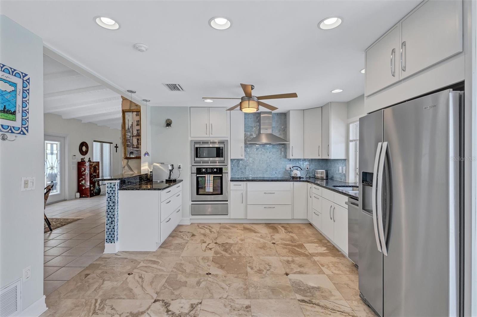 617 Rountree Dr, Longboat Key, FL 34228 — photo 16 of 44