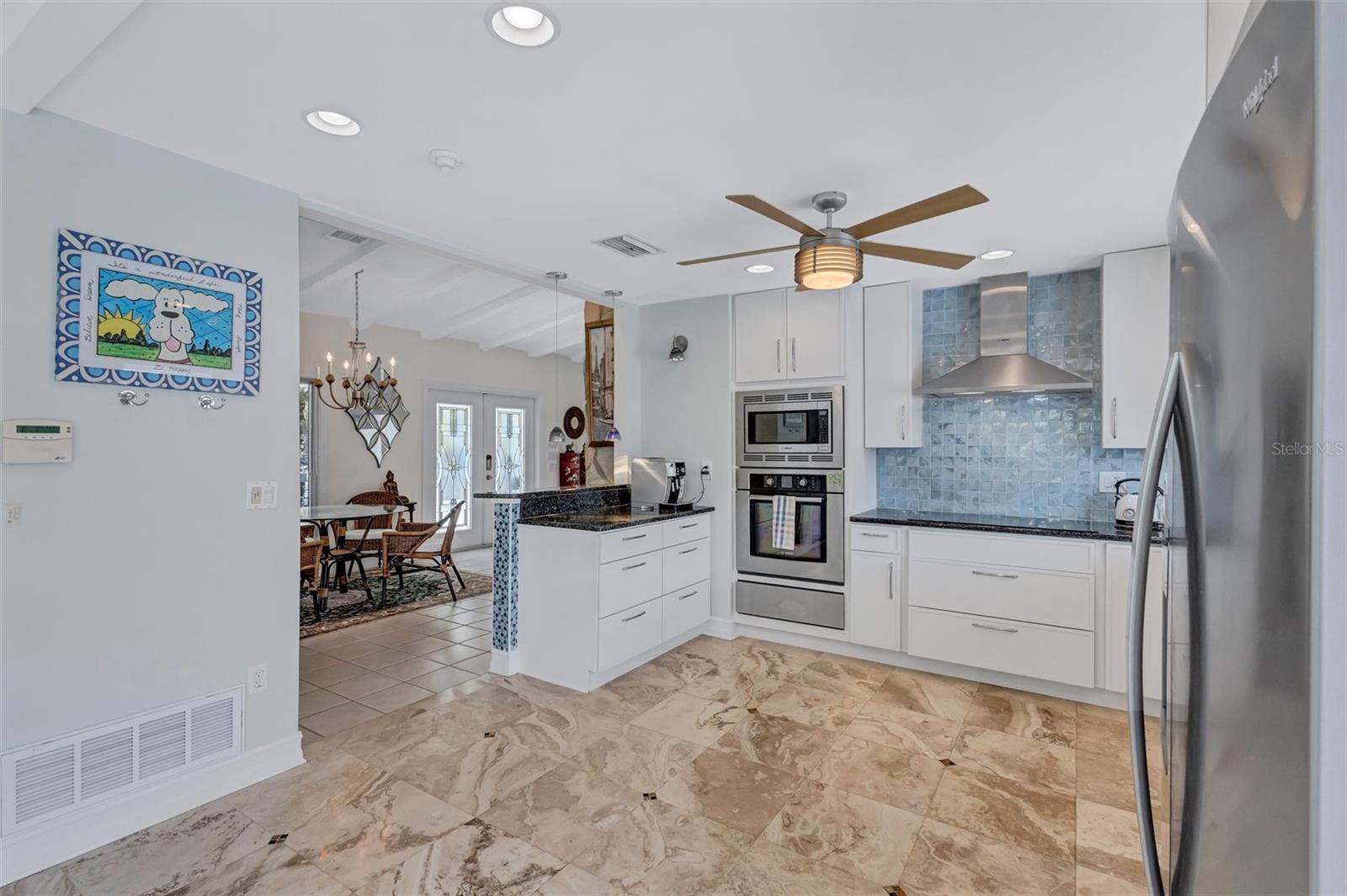 617 Rountree Dr, Longboat Key, FL 34228 — photo 17 of 44