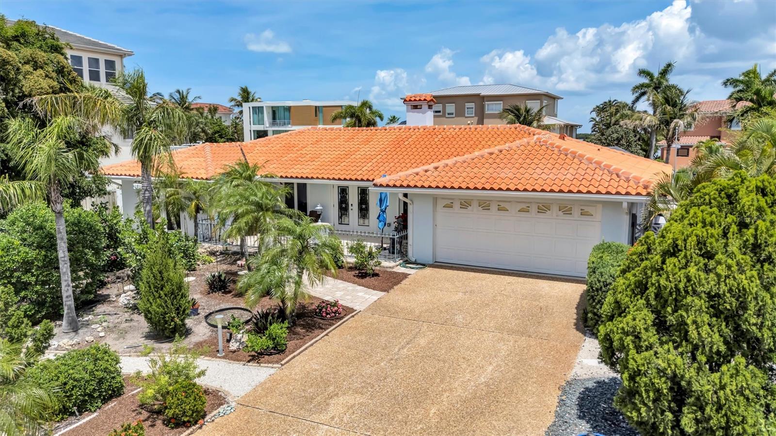 617 Rountree Dr, Longboat Key, FL 34228 — photo 10 of 44