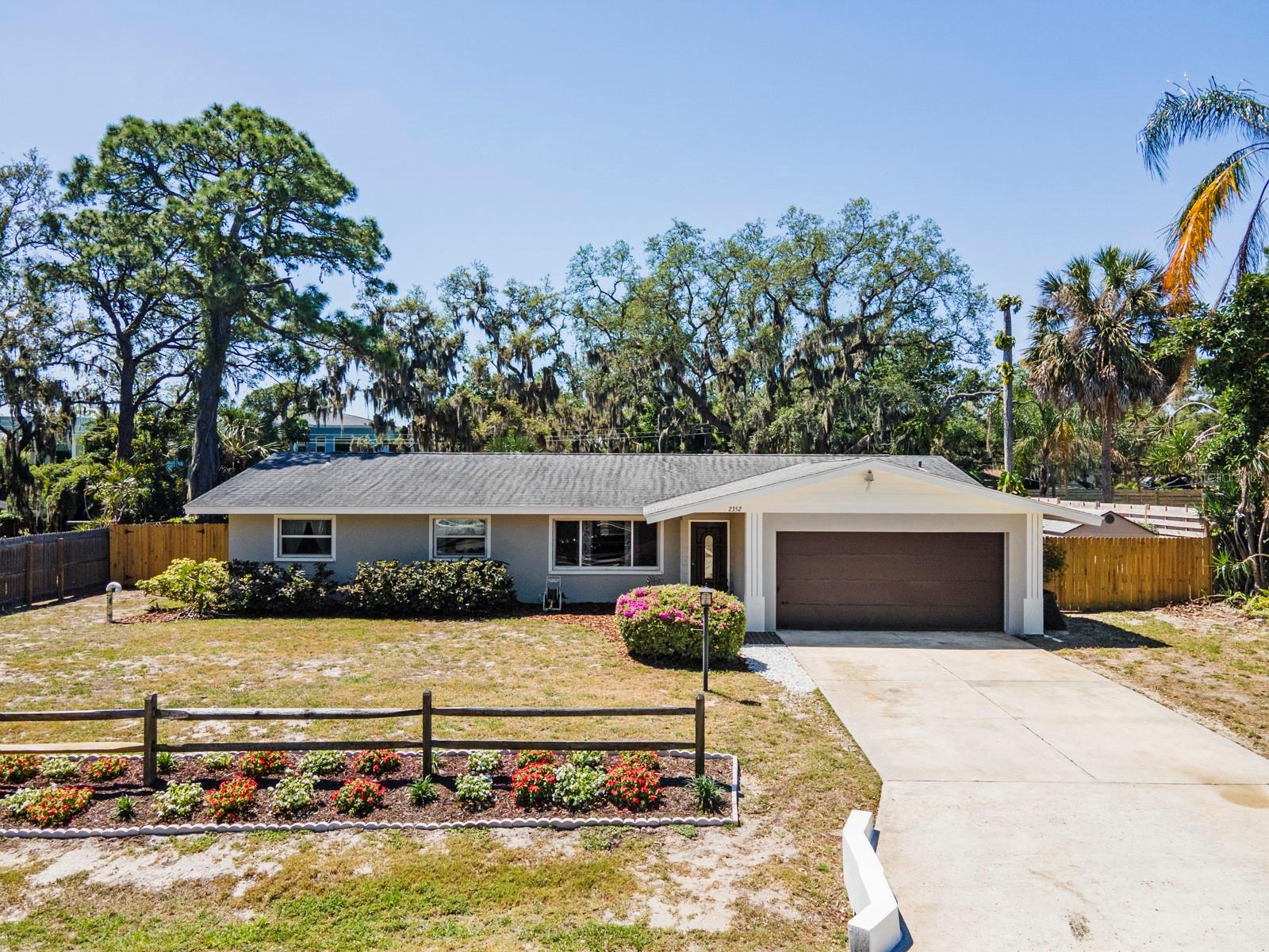 2352 Palm Ter, Sarasota, FL 34231 — photo 2 of 83