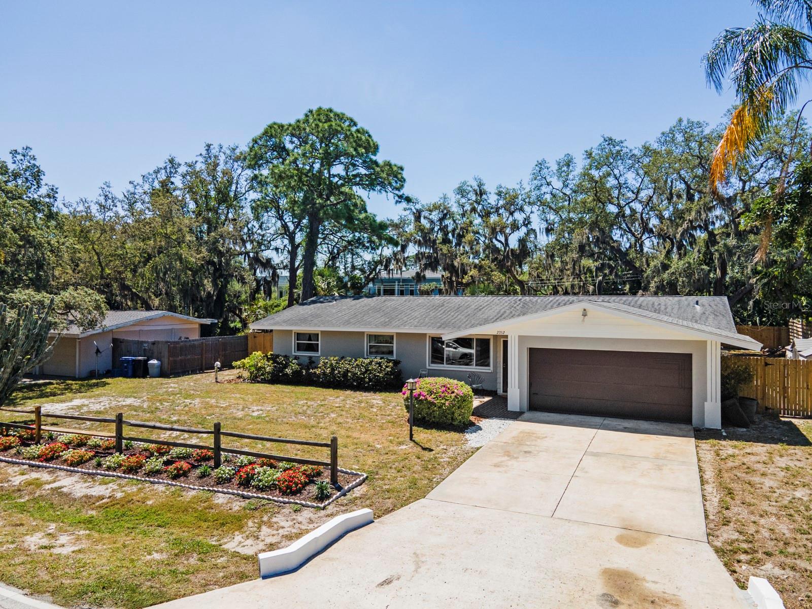 2352 Palm Ter, Sarasota, FL 34231 — photo 3 of 83