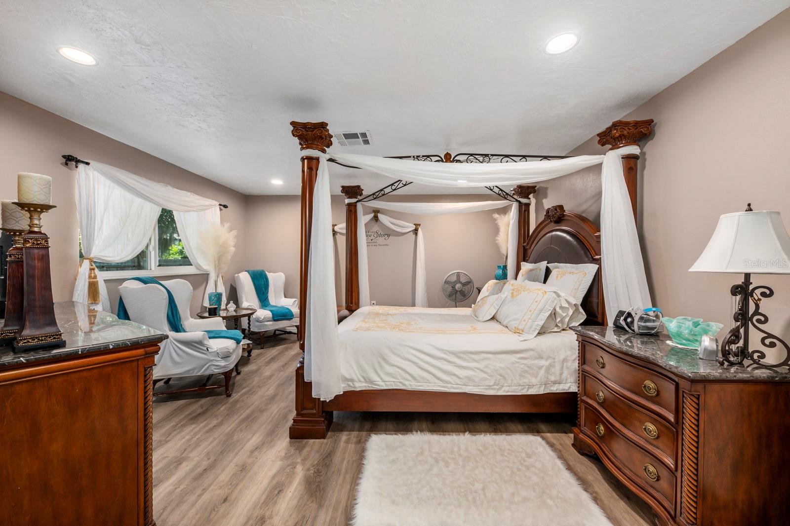 2352 Palm Ter, Sarasota, FL 34231 — photo 25 of 83