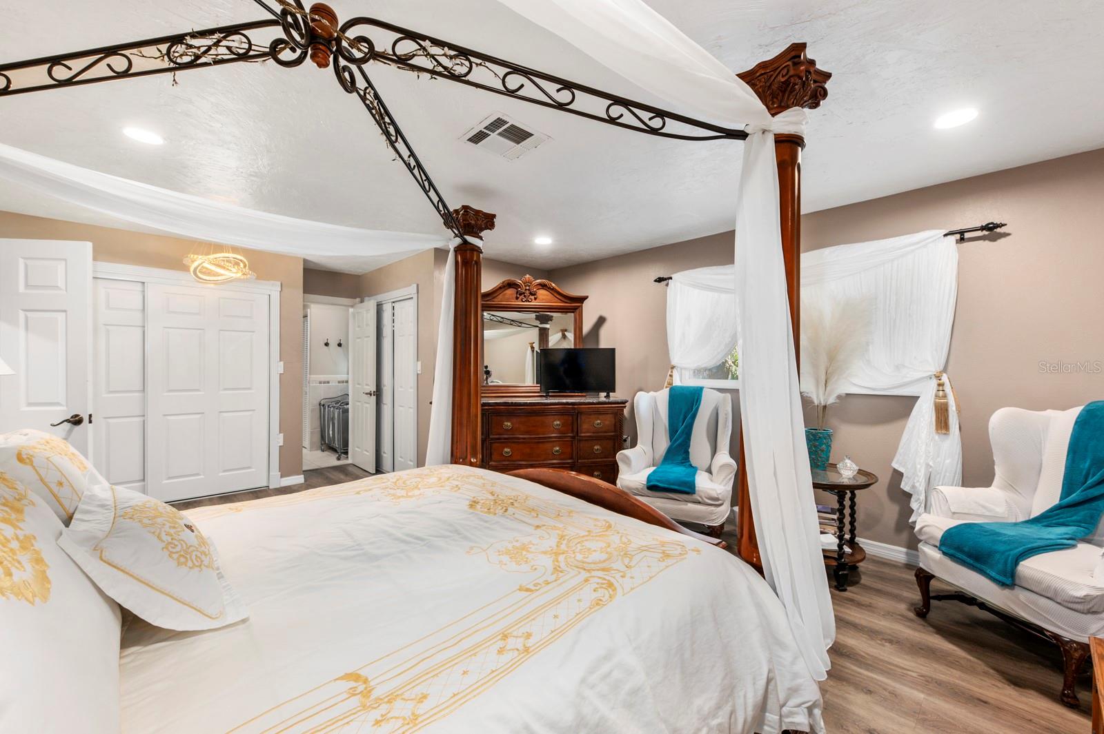 2352 Palm Ter, Sarasota, FL 34231 — photo 26 of 83