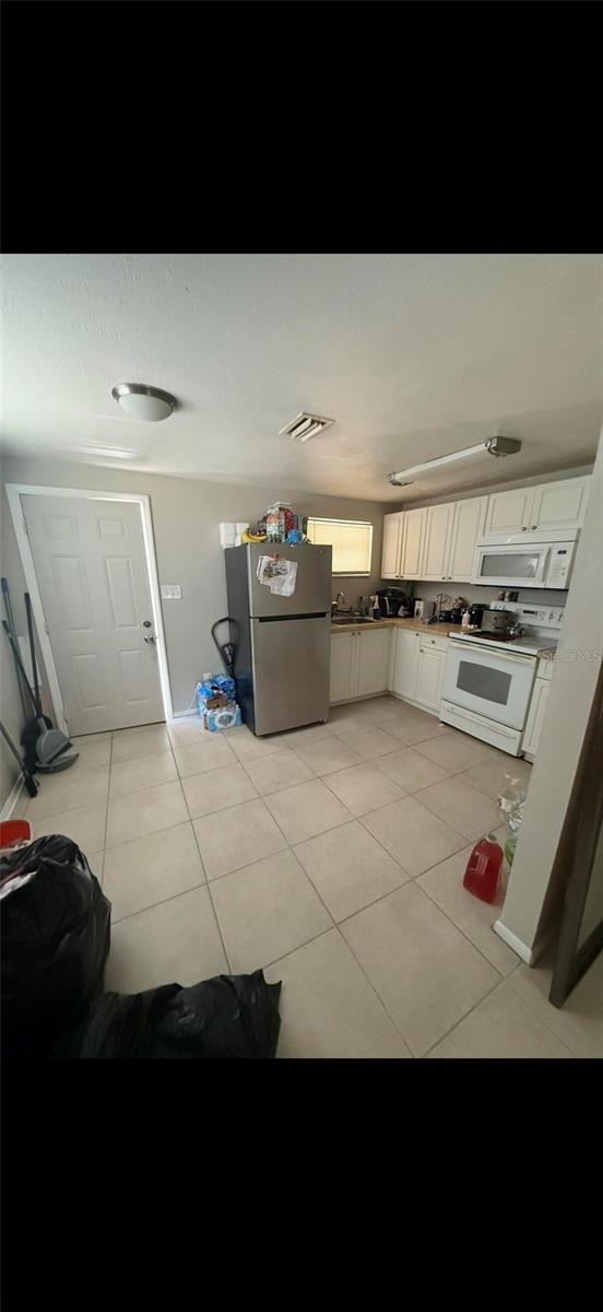 2121 33rd St, Sarasota, FL 34234 — photo 4 of 7