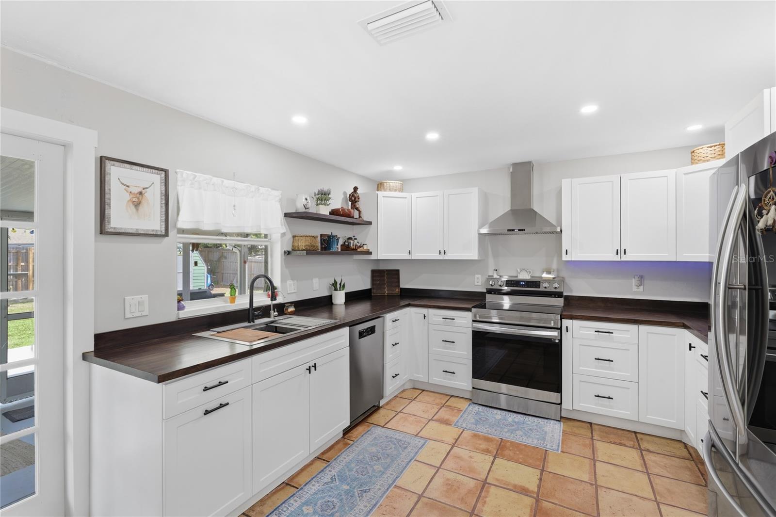 3670 Sunset Beach Dr, Venice, FL 34293 — photo 11 of 51