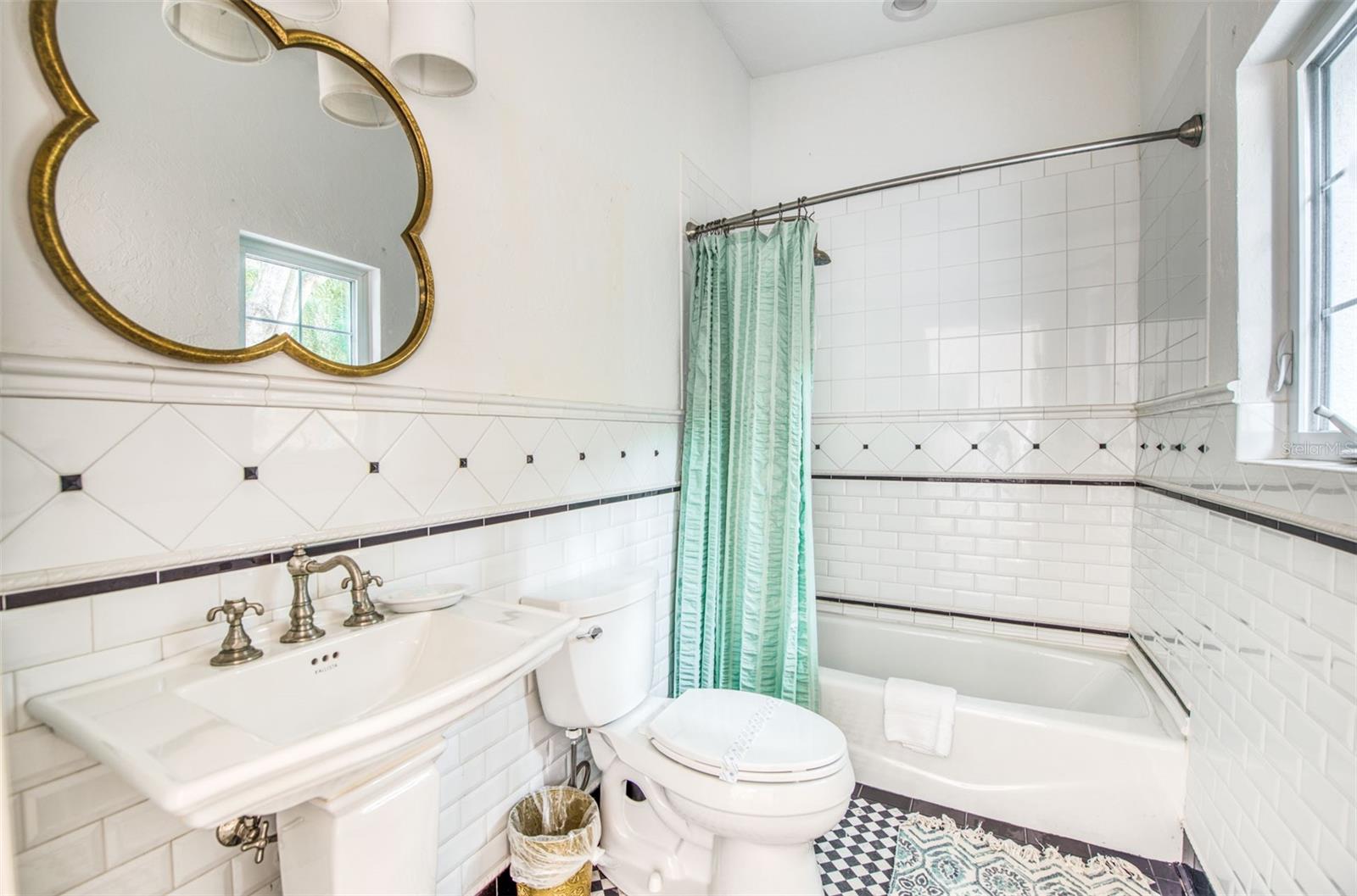 76 S Washington Dr, Sarasota, FL 34236 — photo 27 of 76