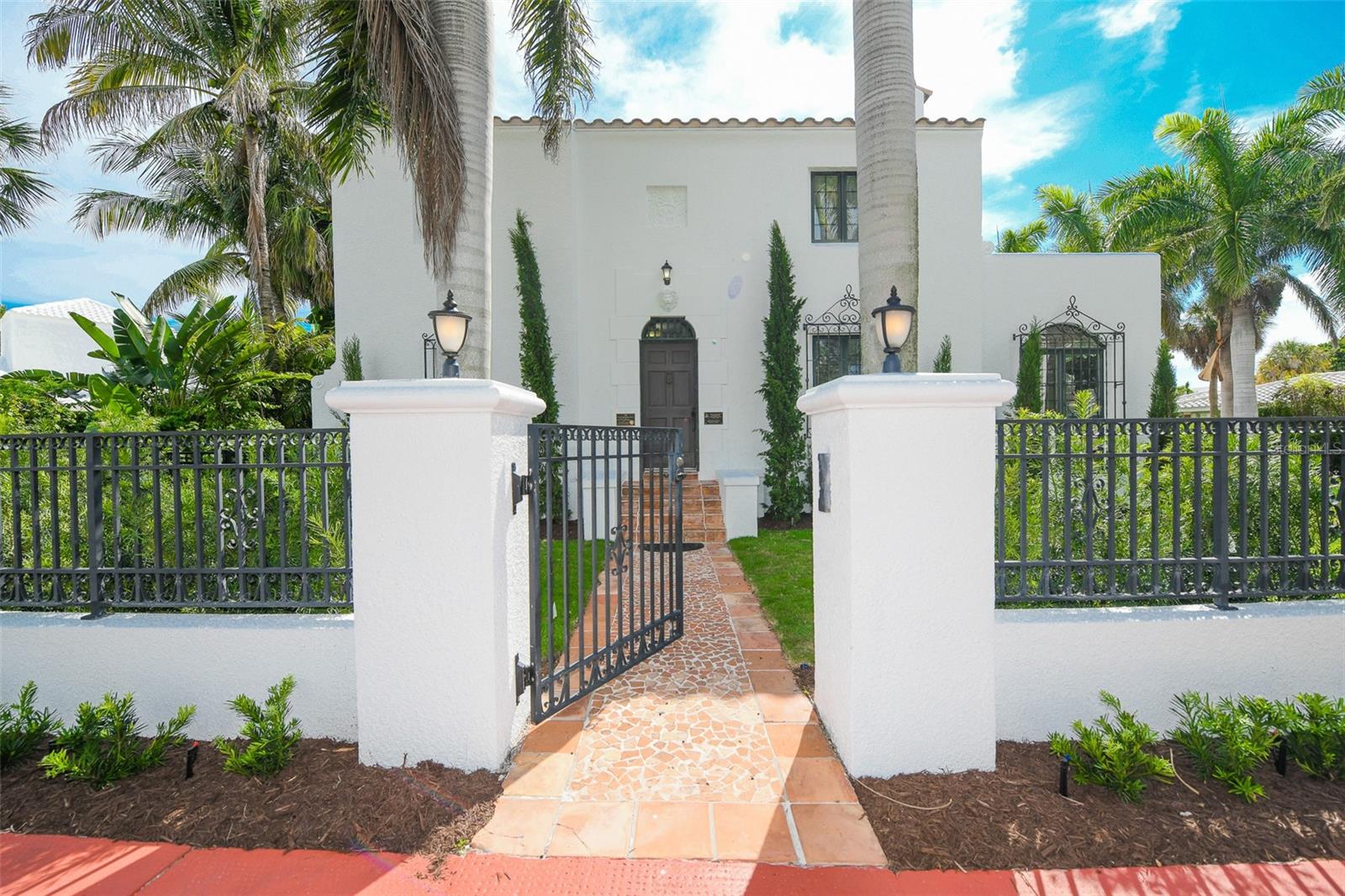 76 S Washington Dr, Sarasota, FL 34236 — photo 6 of 76